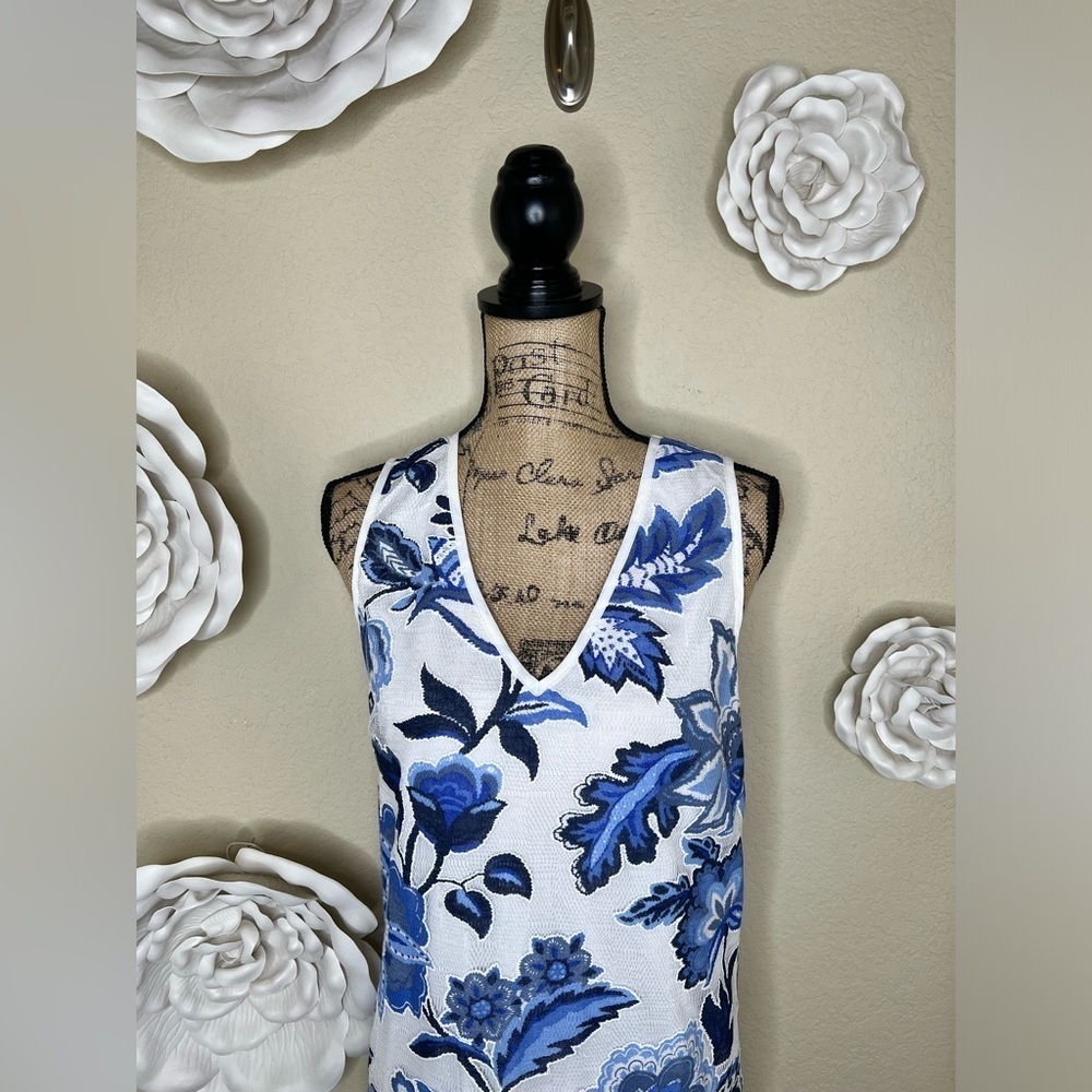 Entro Sleeveless White & Blue Floral Pom Pom Hemline Dress Size Large - Picture 3 of 13